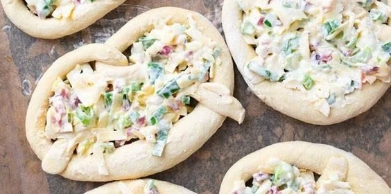 Flammkuchen Brezeln - Partysnack zum Vorbereiten in 2022 | Rezepte fingerfood herzhaft, Fingerfood rezepte einfach, Fing… | Oktoberfest snacks, Brunch rezepte vorbereiten, Picknick essen