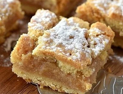 Gedeckter Apfelkuchen