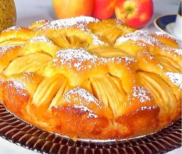 Rezept für sinkenden Apfelkuchen mit frischen Äpfeln und saftigem Teig