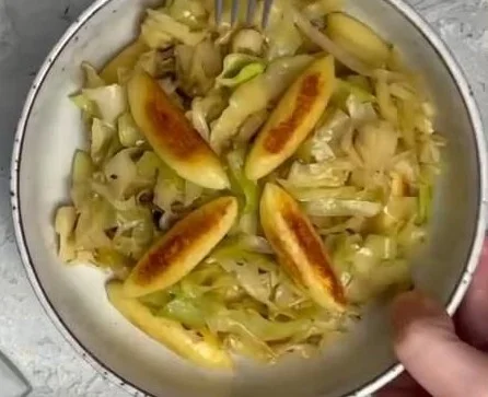 Spitzkohl mit Schupfnudeln
